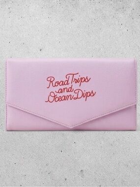 🌸 3/30$ Lavender Script Envelope Wristlet Clutch